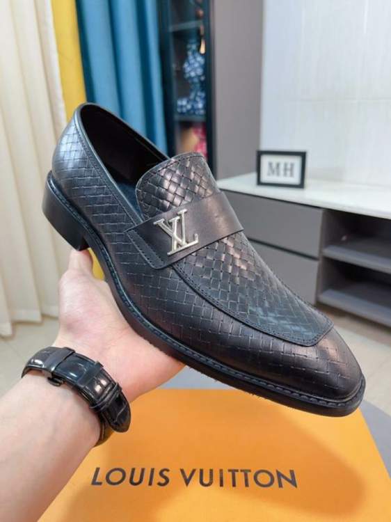 Picture of Louis Vuitton Shoes _SKULVsz38-44mnf030814136
